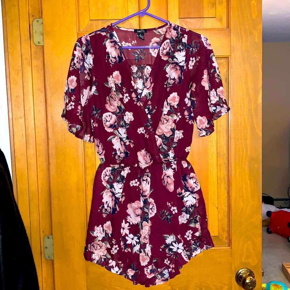 Floral Romper *Burgundy